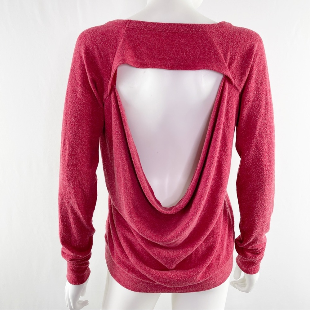 Chaser Red Long Sleeve Saturday Heart Love Open Back Pullover Sweater Size S - Picture 8 of 10